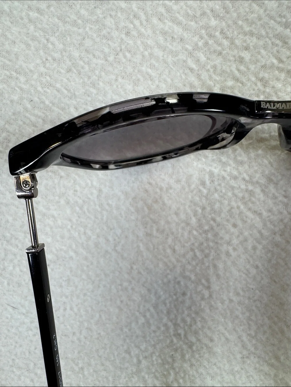 Balmain BL 2102 C03 black tortoise frame and gray gradient 